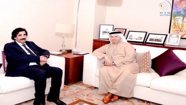 وزير الدولة للشؤون الخارجية الاماراتي يلتقي البيض في أبوظبي (صورة)
