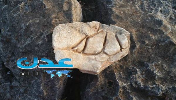 العثور على حجر في سقطرى علية اسم الله ومحمد