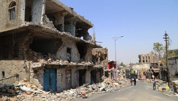 قوات الشرعية تأسر عشرات الحوثيين في تعز