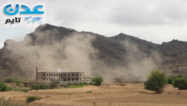 الحوثيون يدفعون بتعزيزات للسيطرة على جبل مطل على قاعدة العند 