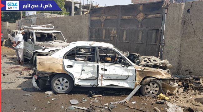 عدن تايم ينشر مقاطع فيديو وصورا حصرية لاثار هجوم مفخخ استهدف مقرا لتموين الحزام الامني  ( شاهد )