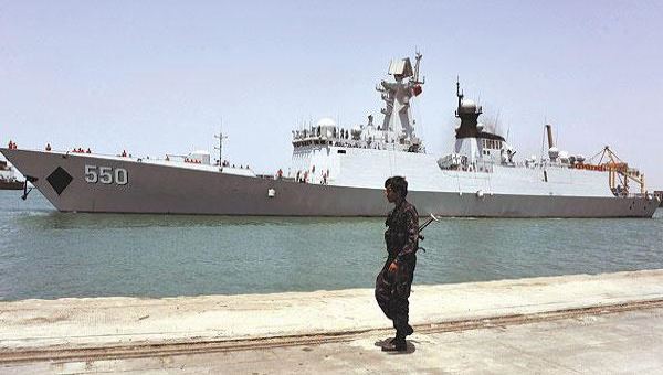 التحالف يوقف سفينة أسلحة من إيران للمليشيات