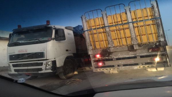 ضبط شحنة زيوت مضرة.. #عمان  تهرب الموت الى عدن (صور) 
