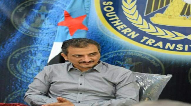 امين عام المجلس الانتقالي يعزي الكاتب والسياسي صالح بامقيشم في وفاة والده