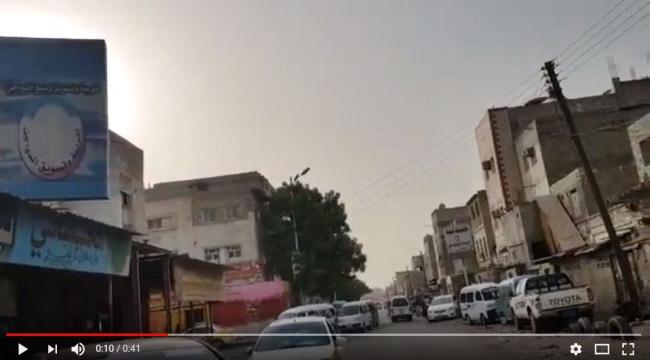 فيديو : كاميرا عدن تايم ترصد أصوات كثافة النيران الناتجة عن اشتباكات مسلحين شمال عدن