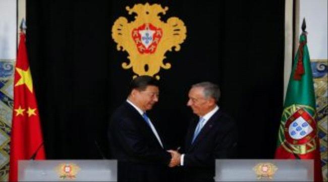 شاهد بالفيديو.. موقف محرج للرئيس البرتغالي مع نظيره الرئيس الصيني ‎