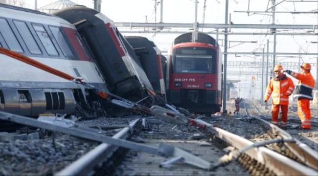 10 قتلى و 73 جريحاً أثر خروج قطار عن مساره في تركيا