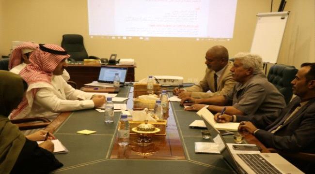 وزير الصحة يبحث مع السفير السعودي احتياجات القطاع الصحي في اليمن
