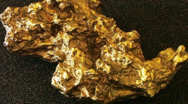 سعرها 3 ملايين دولار.. اكتشاف أكبر قطعة صلبة من الذهب في العالم (صور)