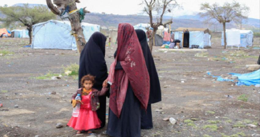 النساء النازحات في اليمن.. ضحايا النظرات الرخيصة