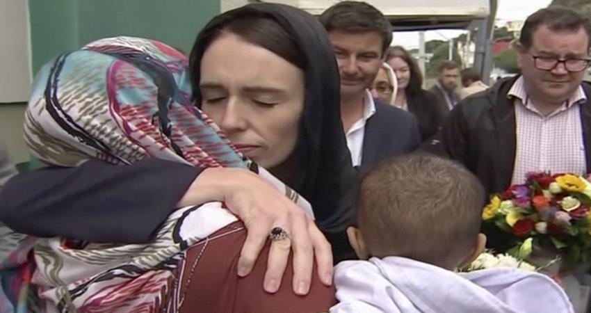 رئيسة وزراء نيوزيلندا تلقّت "بيان" المسلّح قبل 9 دقائق من الاعتداء