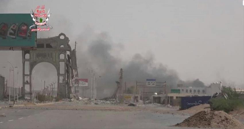 مليشيات #الحـوثي تقصف مواقع متفرقة لألوية العمالقة والقوات المشتركة في مدينة الحديدة