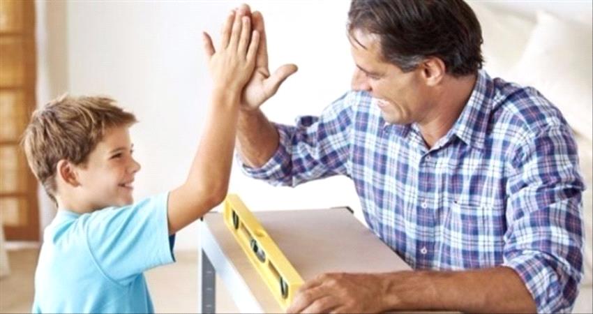 دراسة: تقدم عمر الأب يهدد الطفل بالأمراض
