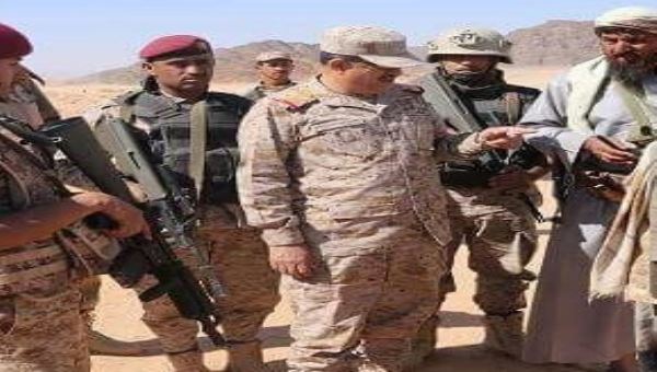 رئيس الأركان يزور مواقع عسكرية في الجوف .. وبدء المرحلة الثانية لتحرير المحافظة