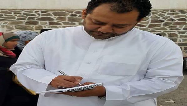 وكيل محافظة عدن عدنان الكاف يزور مشروع "بسطة كتاب" 