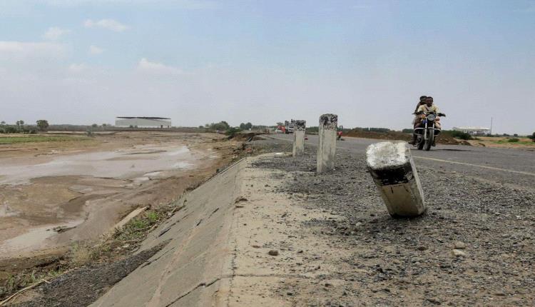 الحوثيون يقطعون آخر شريان يربط الشمال بالجنوب 