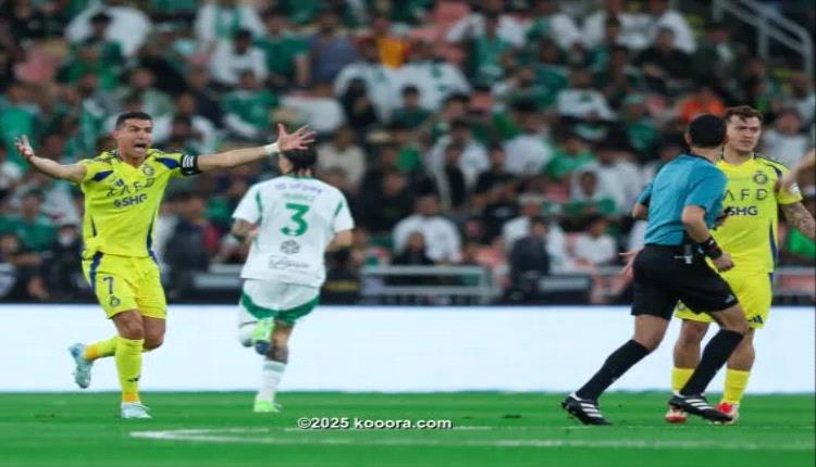 النصر يحسم الكلاسيكو أمام أهلي جدة بعشرة لاعبين